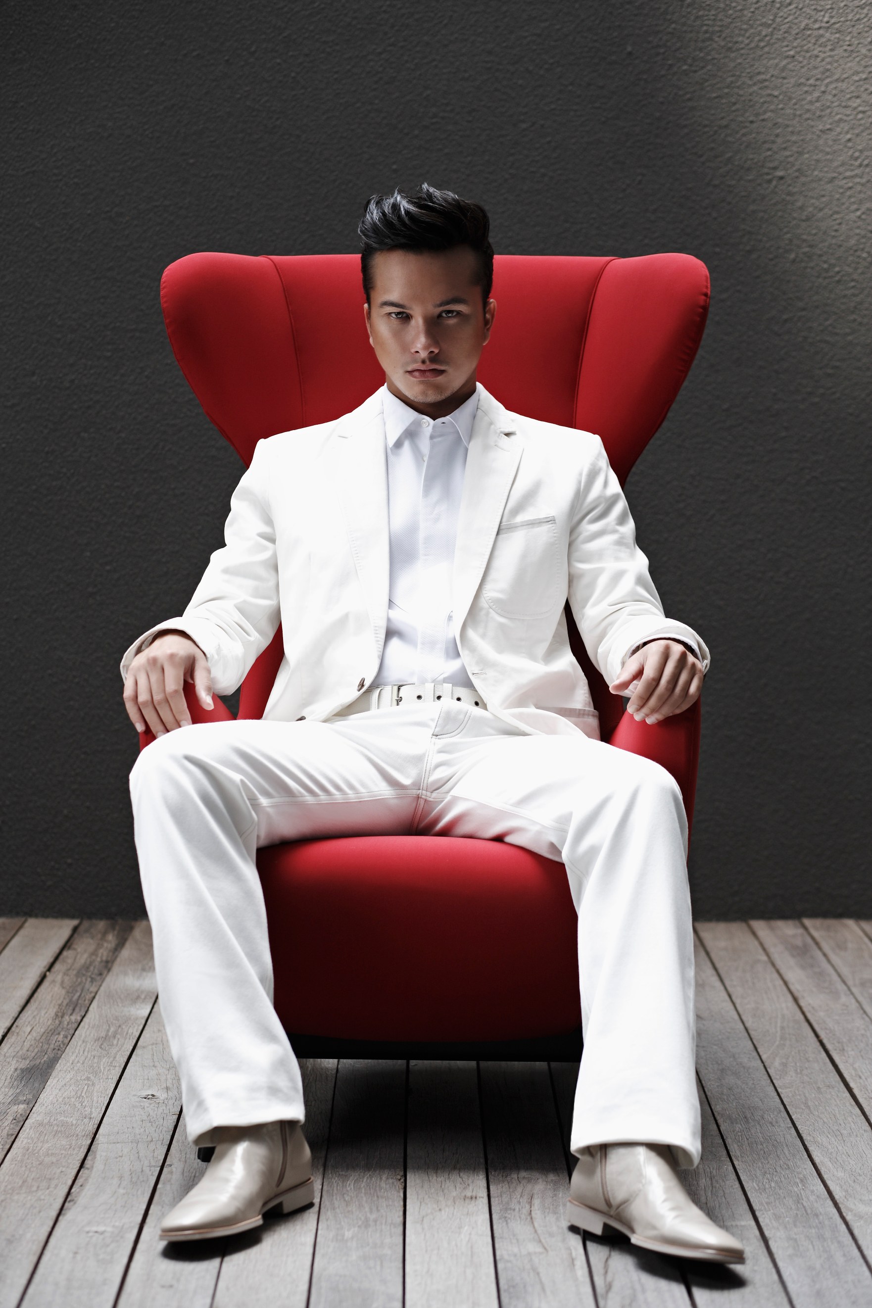 nicholas_WHITESUIT_3